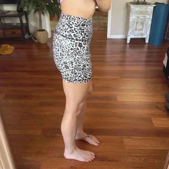 Balance collection shorts - Picture 3 of 5